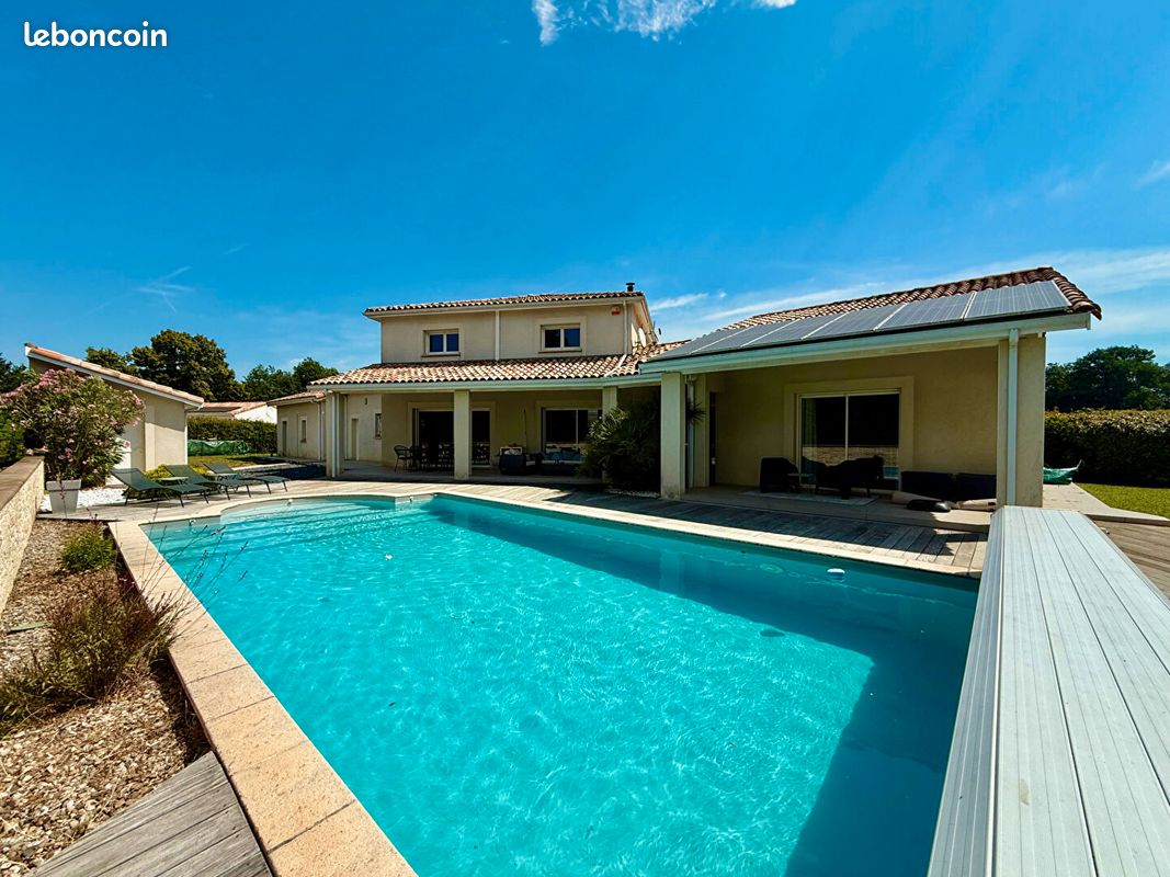 Maison 6 pièces 213 m² · à Bias · 213 m² · 359 000 €