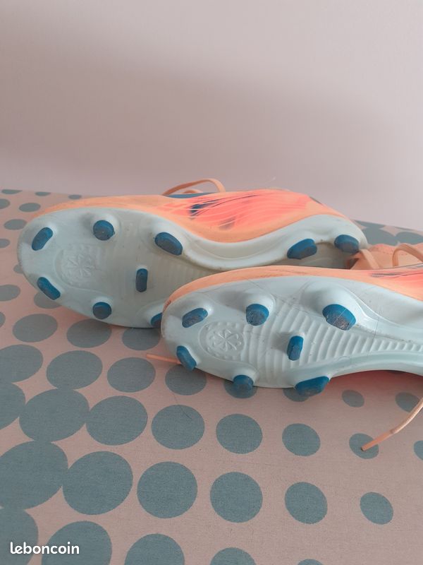 Chaussures de foot taille 38.5 (image 3)