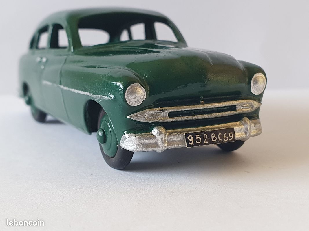 DINKY TOYS FORD Vedette fabriqué en France par Meccano EUR 17,00 - FR