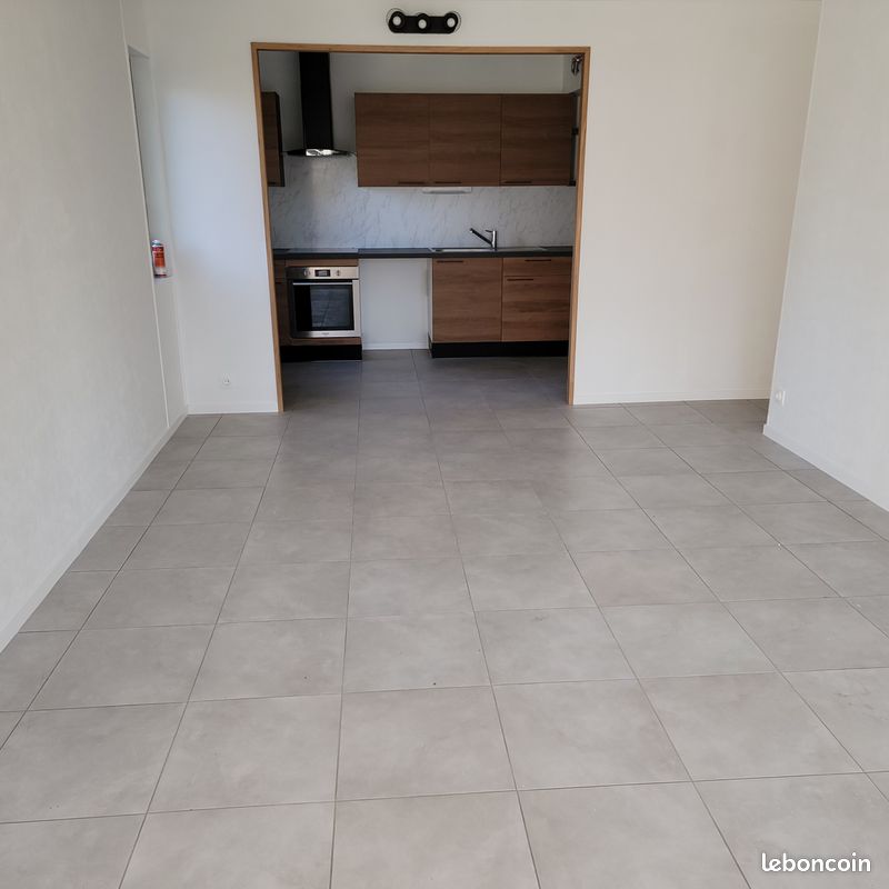 Appartement 4 pièces 82 m² · à Roanne · 82 m² · 890 €/mois