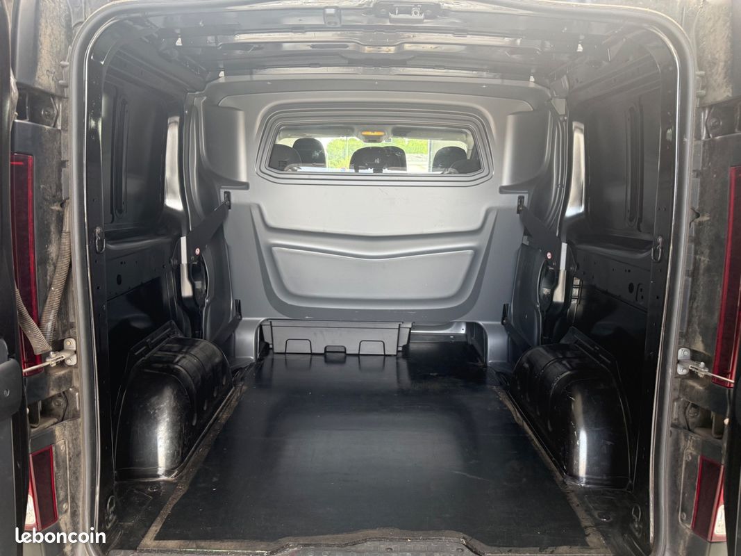 Opel VIVARO 1.6cdti 120 6 places double cabine 1ere main tres propre faible kilometrage (image 11)
