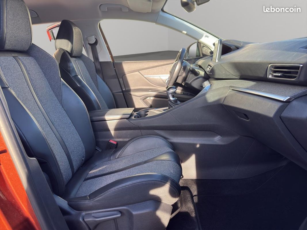 PEUGEOT 3008 1.2i PureTech 12V S&S - 130 II 2016 Allure PHASE 1 *DISTRIBUTION FAITE (image 19)
