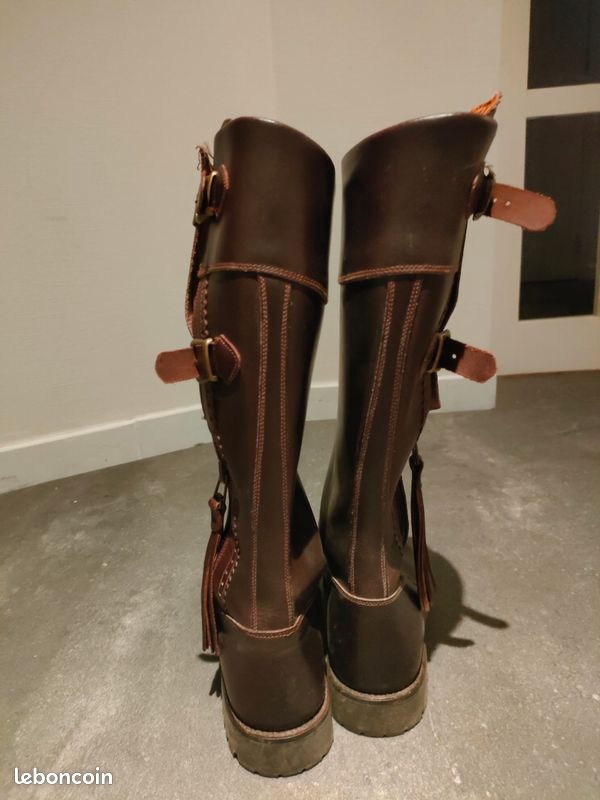 Bottes d'équitation en cuir marron sur embauchoirs bois - Sport & Plein air