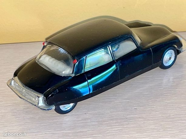 Voiture Ancienne Joustra – Tôle Commandée Par Clé – 1956 – Vintage France