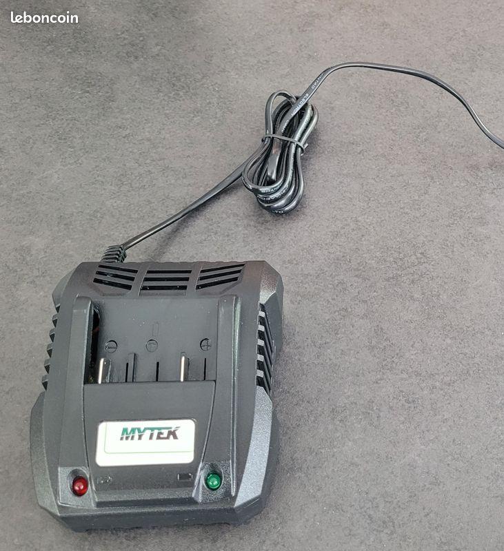 Chargeur batteries MYTEK état neuf (image 3)