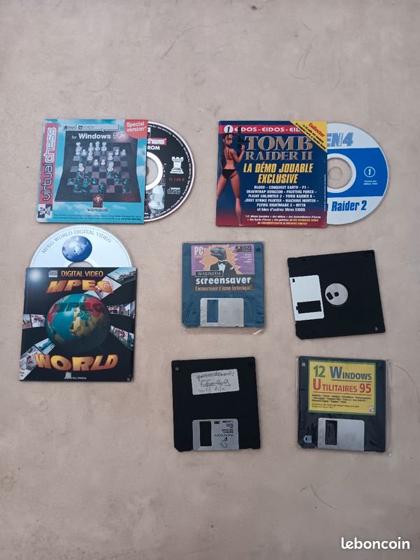 Lot De 45 Disquettes De Jeux – PC – Vintage – état Correct