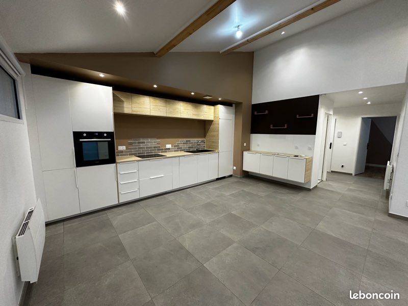 Appartement 3 pièces 82 m² · à Givors · 82 m² · 1 330 €/mois