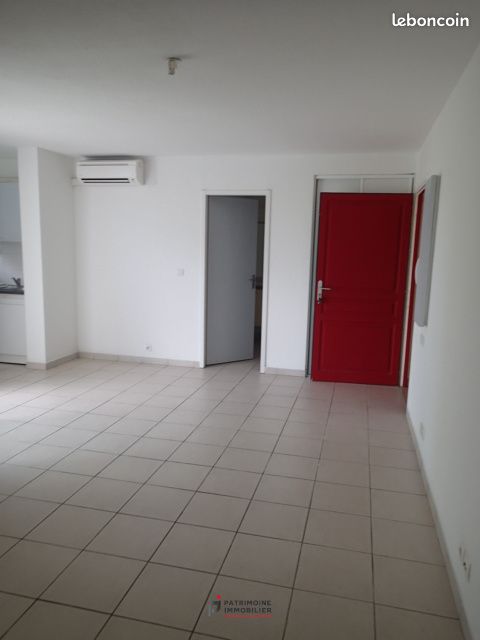 Appartement 1 pièce 28 m² · à Saint-François · 28 m² · 450 €/mois