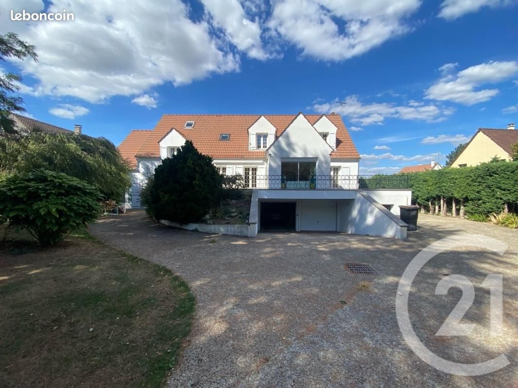 Maison 14 pièces 337 m² · à Saint-Pathus · 337 m² · 467 000 €