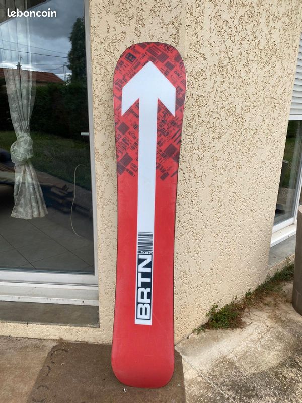 Burton snowboard (image 1)
