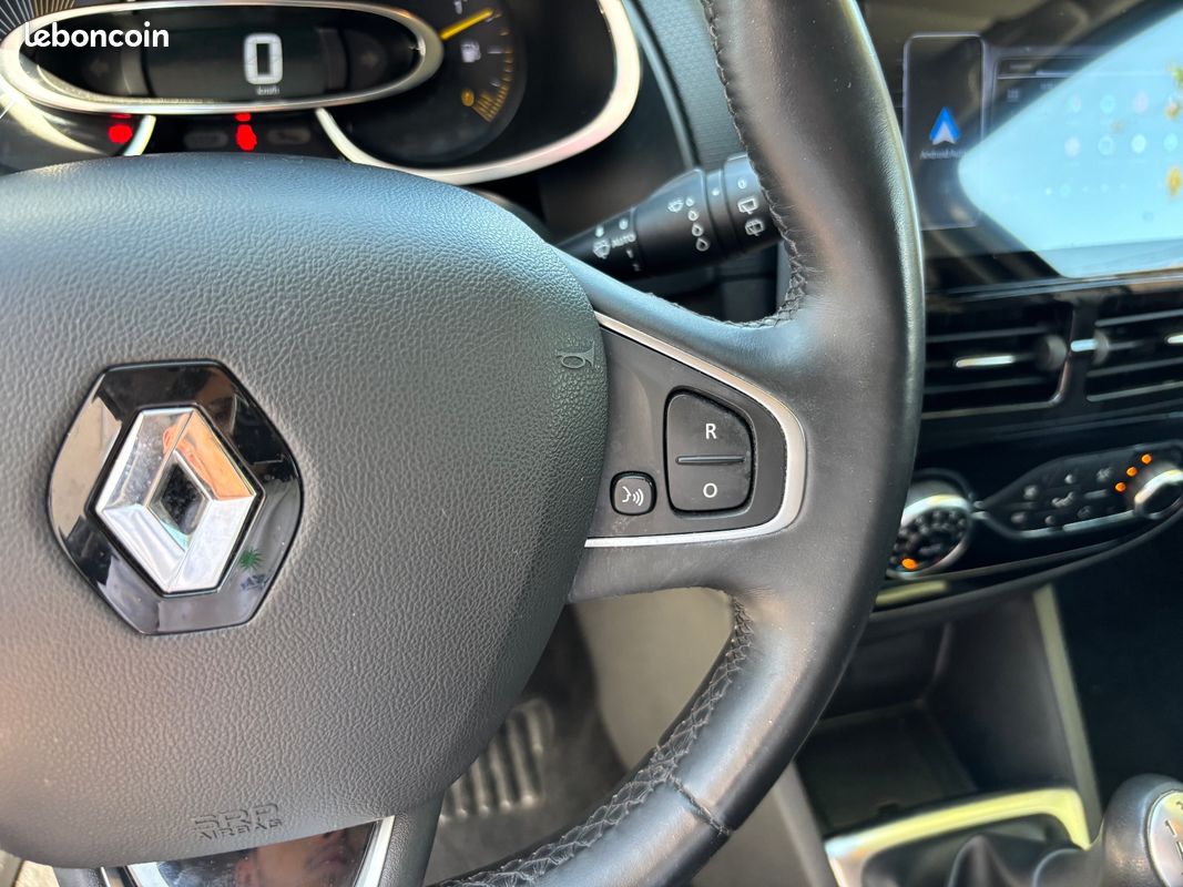 RENAULT CLIO IV dCi 90 eco2 Limited 90g (image 26)