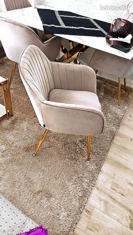 Table avec 4 chaise (image 2)