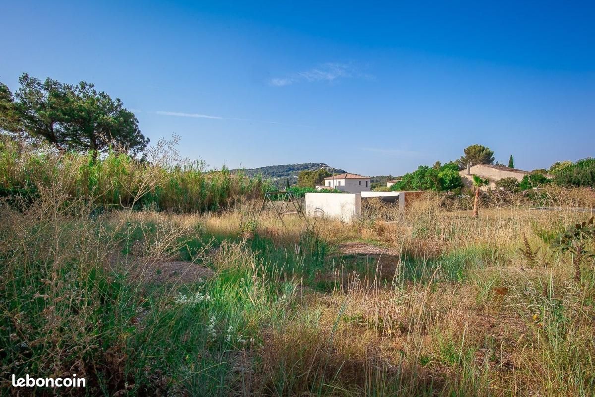 Terrain 860 m² Ventabren · 390 000 €