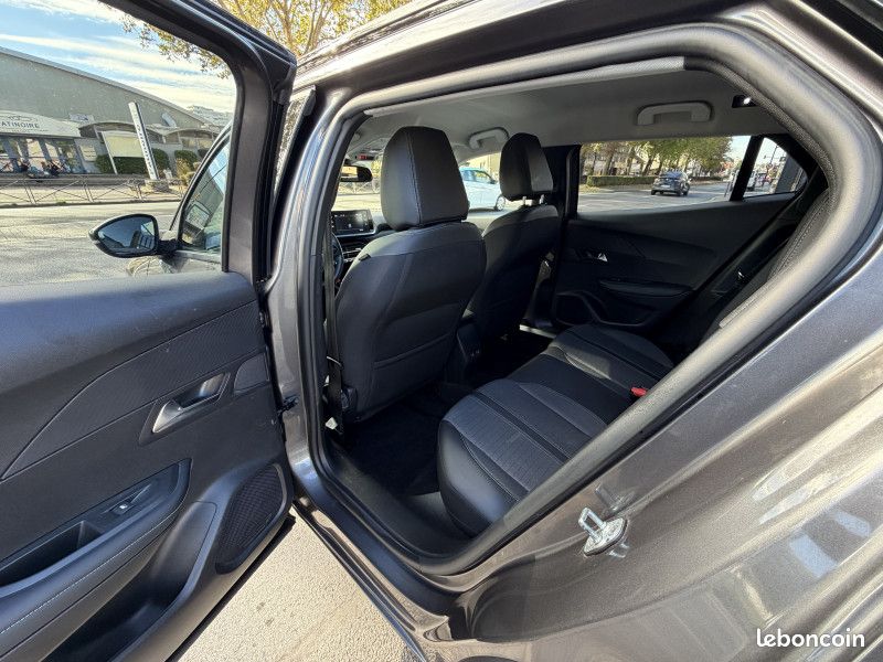 Peugeot 2008 1.5 BLUEHDI 130CH S&S ALLURE EAT8 (image 6)