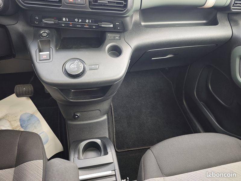Citroën Berlingo III 1.5 BLUEHDI S&S - 130 BV EAT8 M SHINE (image 17)