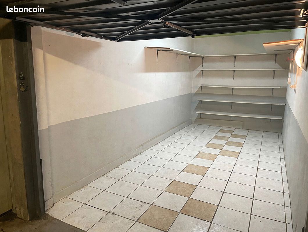 Parking 14 m² · à Vitrolles · 14 m² · 22 000 €