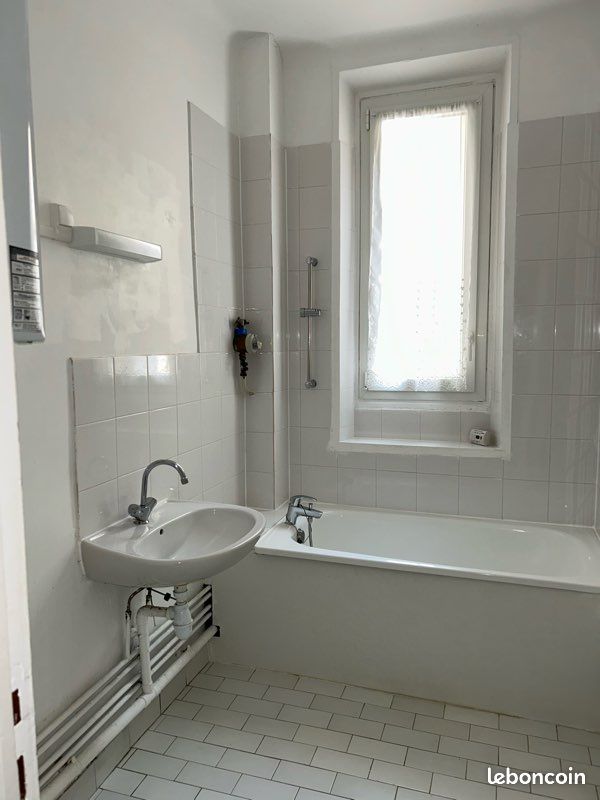 Appartement 2 pièces 60 m² · à Paris · 60 m² · 950 €
