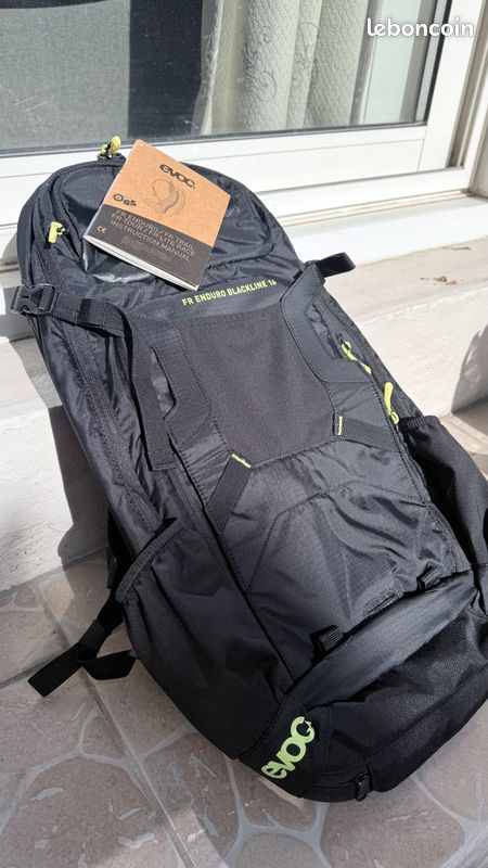 Sac à Dos Hydratation EVOC Ride 16L - Noir/multicolore, Neuf (vessie Non Incluse)