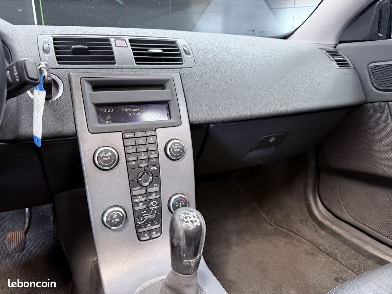 Volvo C70 CC 2.0 D 136CH KINETIC (image 8)