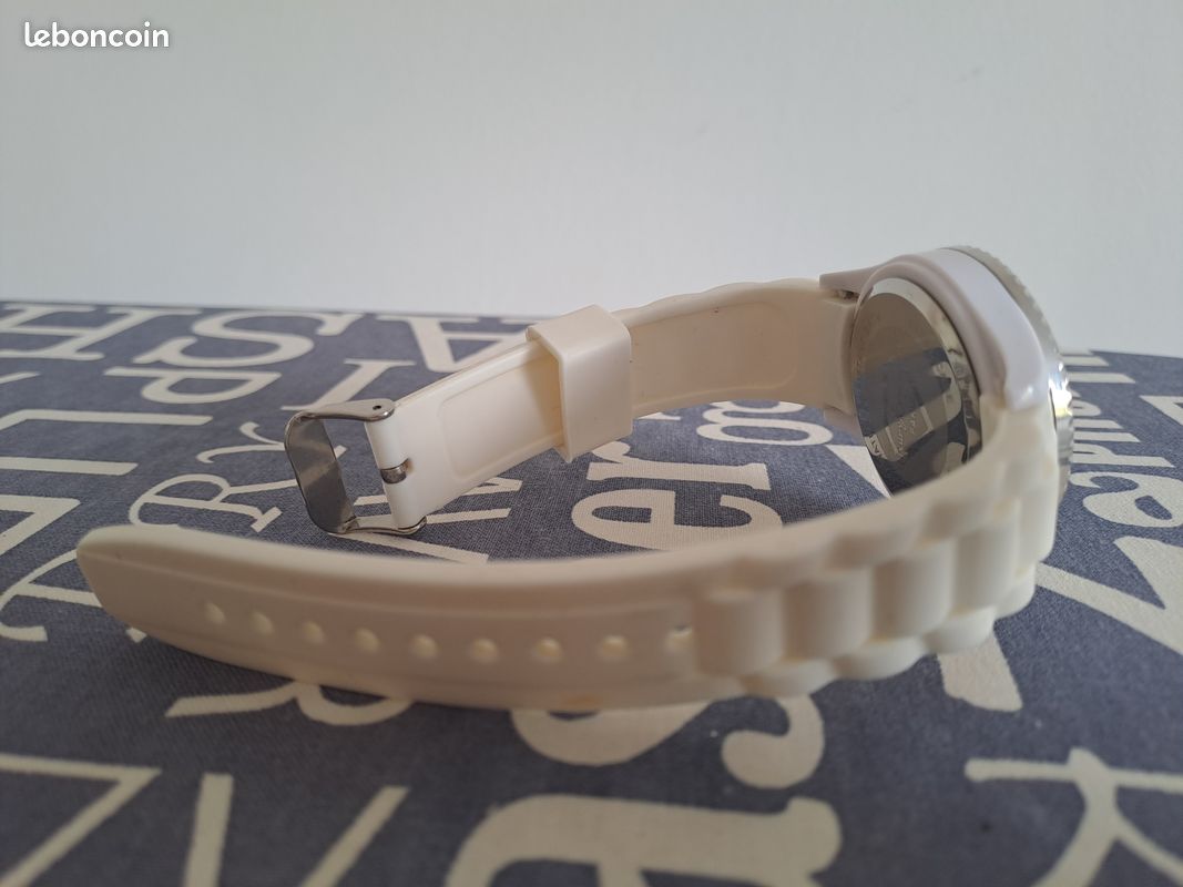 Montre femme (image 4)
