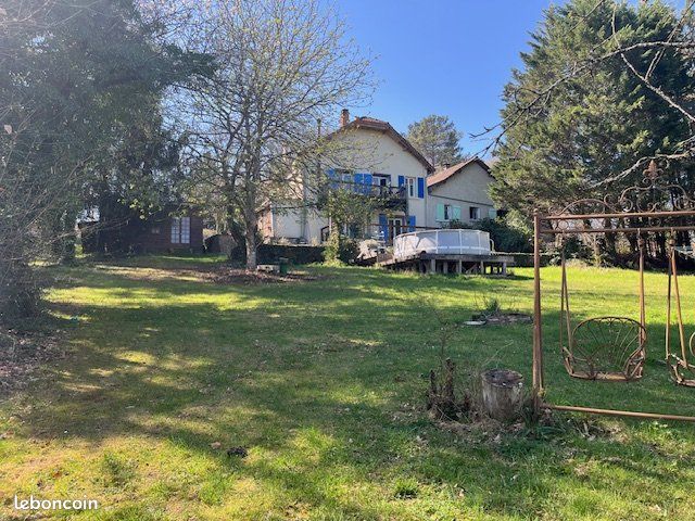 Maison 6 pièces 151 m² · à Abjat-sur-Bandiat · 151 m² · 215 000 €