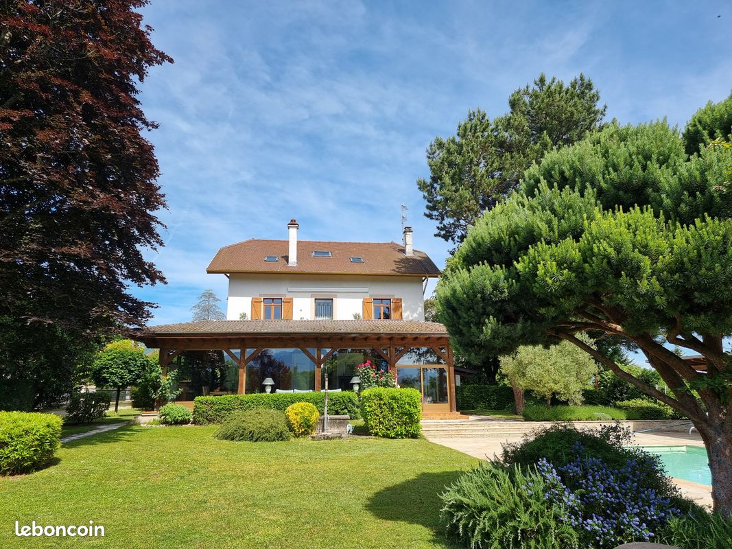 Maison 11 pièces 430 m² · à Reignier-Ésery · 430 m² · 1 790 000 €