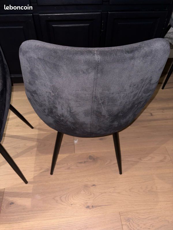 Lot 2 chaises (image 3)