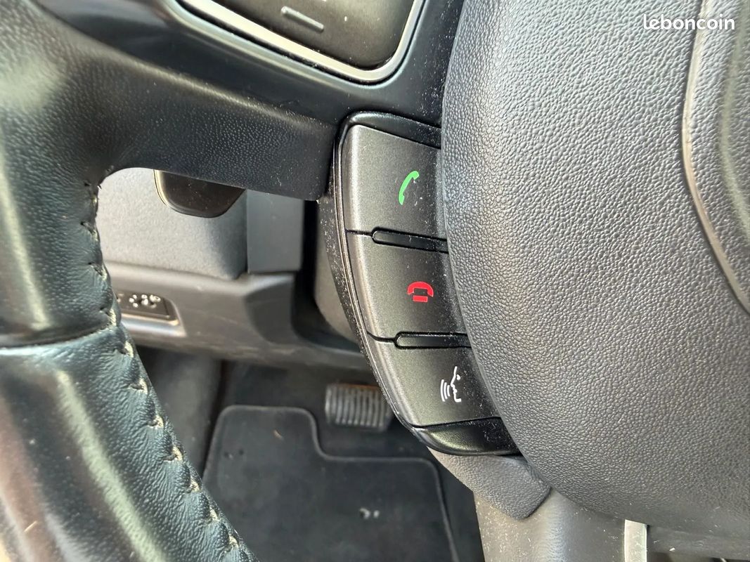 Range Rover Evoque 2.0 TD4 150ch - 2019 - 57 500 km - Caméra de recul - Faible kilométrage (image 13)