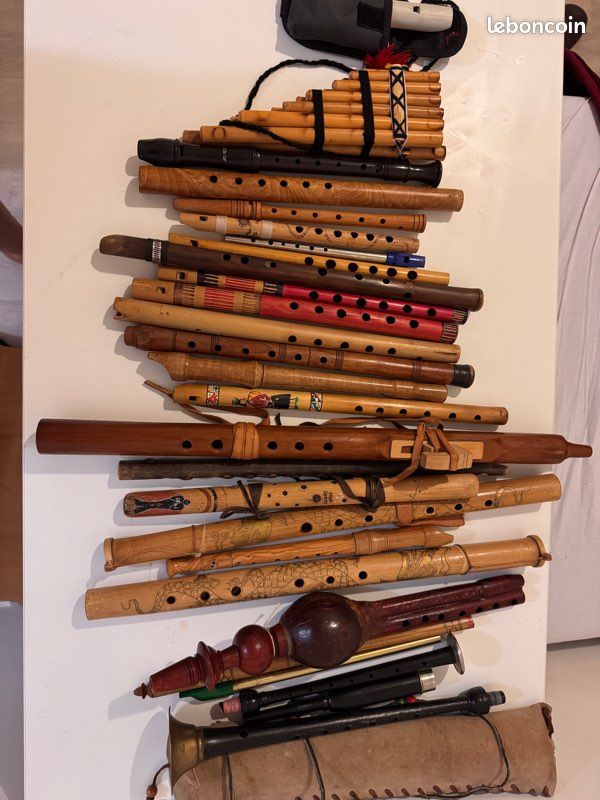 Flûte traditionnelle en bois faite à la main avec motif floral indien Bansuri - 33 cm