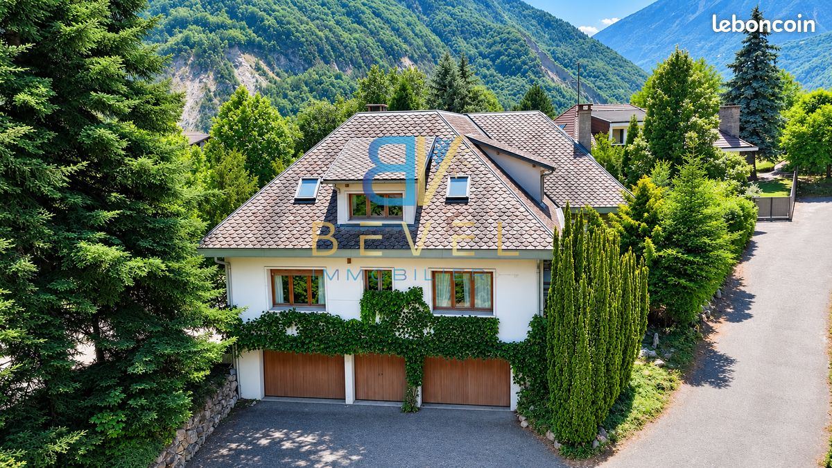 Maison 8 pièces 360 m² · à Saint-Jean-de-Maurienne · 360 m² · 315 000 €