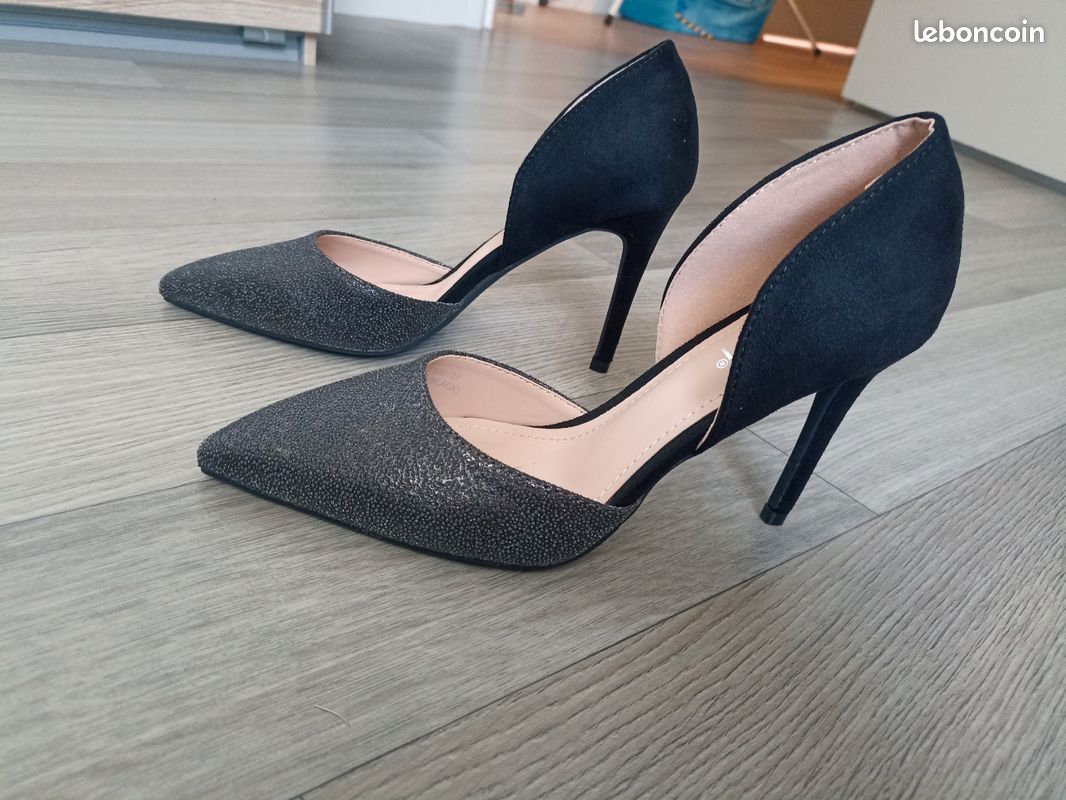 Escarpins Plats Femme René Derhy – Rouge – Cuir – Taille 37 – Neufs Avec Boîte