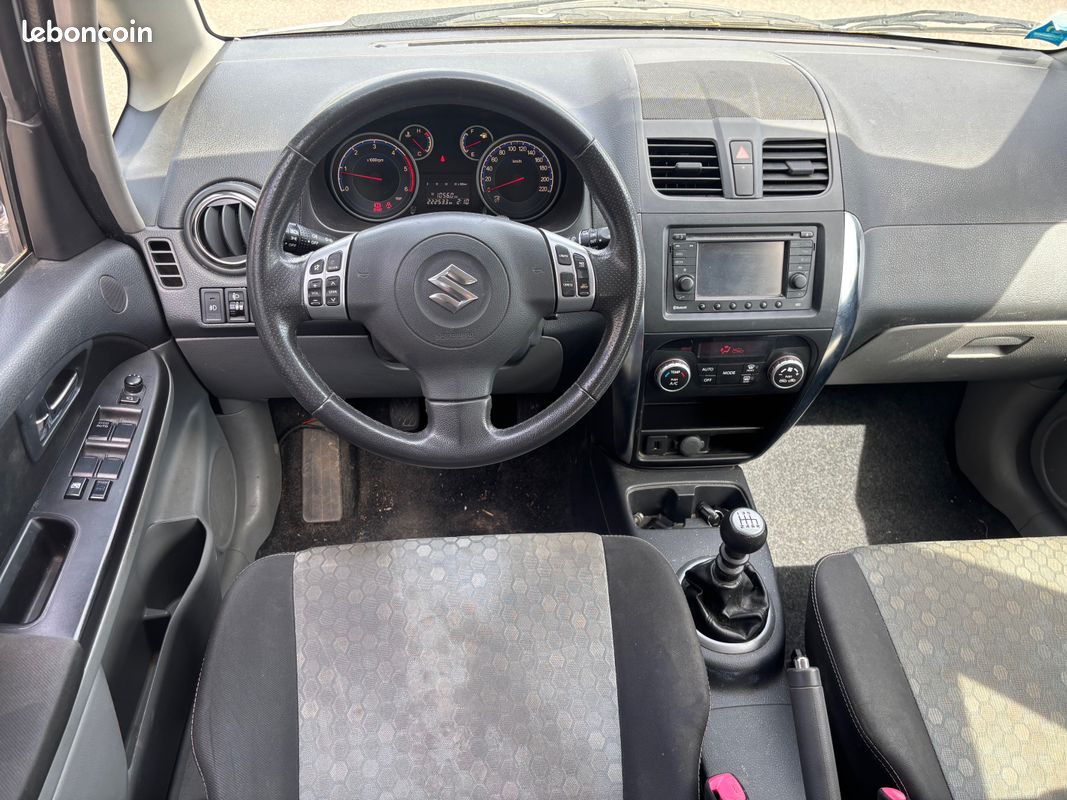 Suzuki SX4 2.0 DDis 135ch GLX 4x4 - EN L'ETAT (image 3)