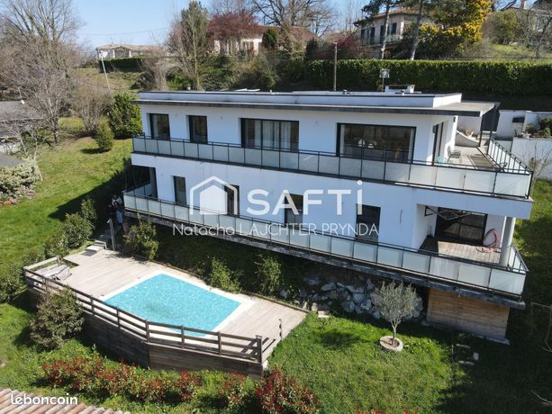 Propriété 7 pièces 240 m²