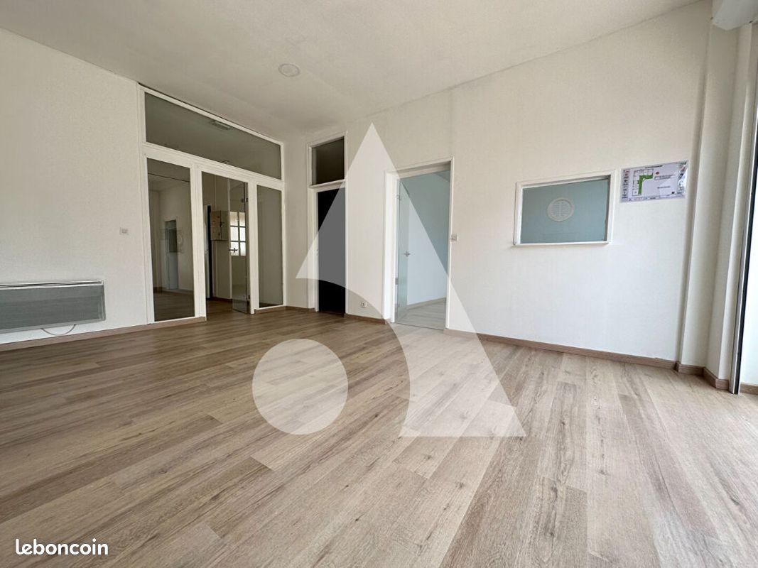 Local 187 m² LONGUENESSE (image 1)