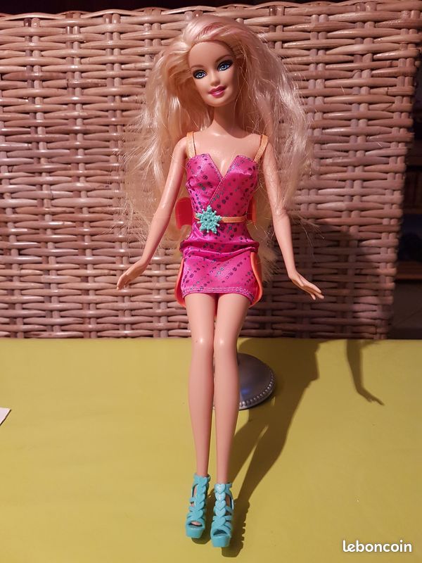 Barbie et son siège (image 3)