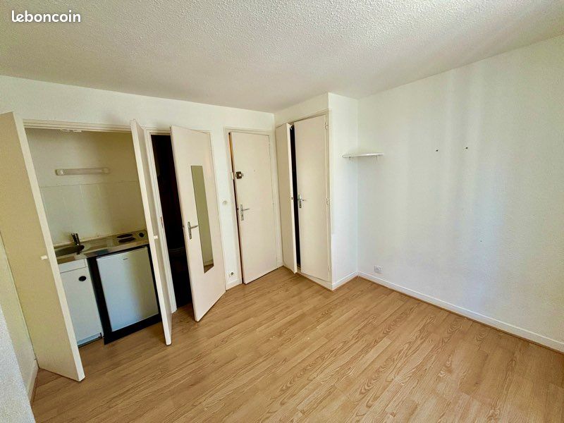 Appartement 1 pièce 14 m² · à La Rochelle · 13,6 m² · 355 €/mois