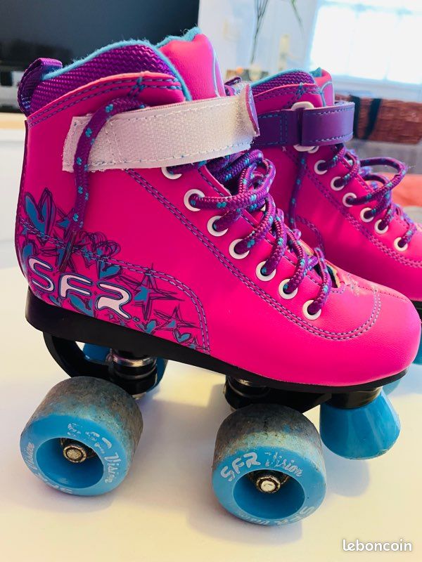 Roller enfants + protections pointure 28-30 (image 1)