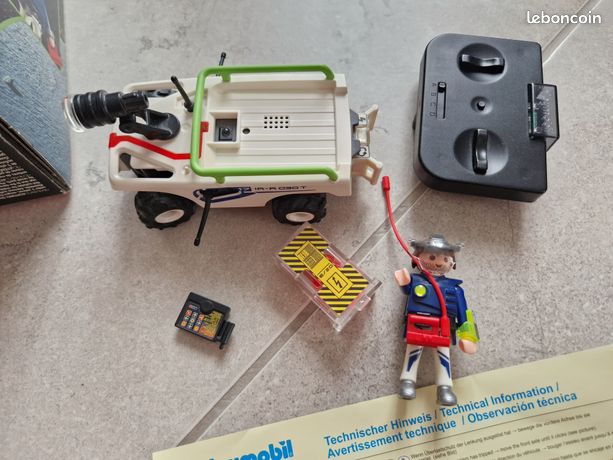 Playmobil Future Planet - 5156 - Jeu de Construction - Vhicule des Darksters Command par Infrarouge avec Rayon Lumineux Playmobil Future Planet - 5156 - Jeu de Construction - Vhicule des Darksters Command par Infrarouge avec Rayon Lumineux
