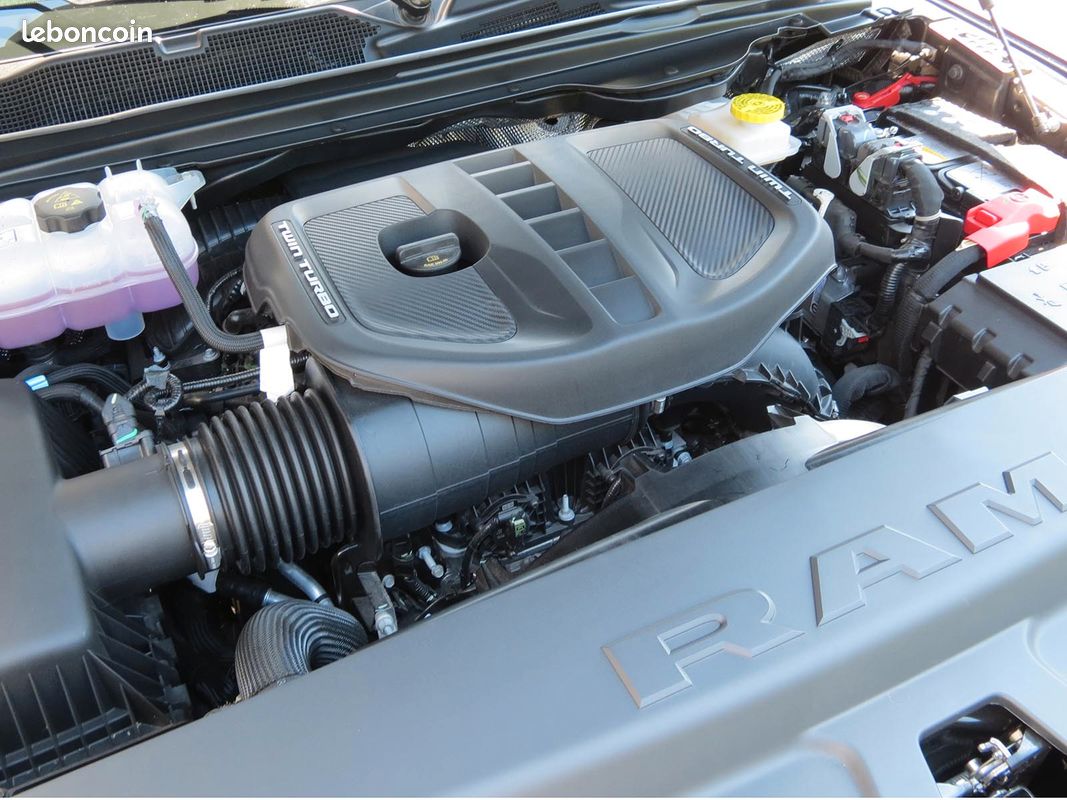 Dodge Ram 1500 Limited Night Edition 4x4 2025 (image 5)