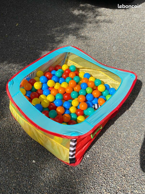Piscine à balles enfant (image 1)