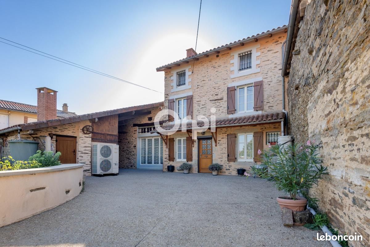 Maison 6 pièces 139 m² · à Cussac · 139 m² · 199 000 €