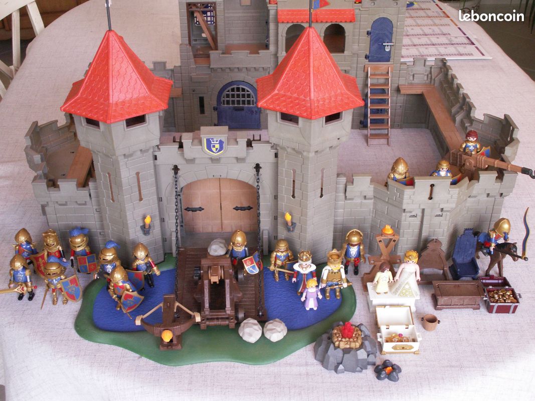 PLAYMOBIL * MOYEN-AGE * Chevalier du Lion Garde Royale Armure Dorée PLAYMOBIL * MOYEN-AGE * Chevalier du Lion Garde Royale Armure Dorée