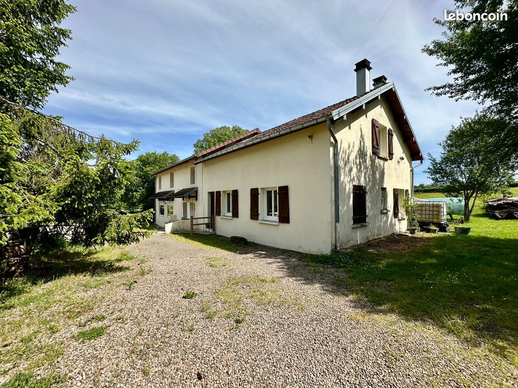 Maison 8 pièces 247 m² · à Lure · 247 m² · 169 000 €