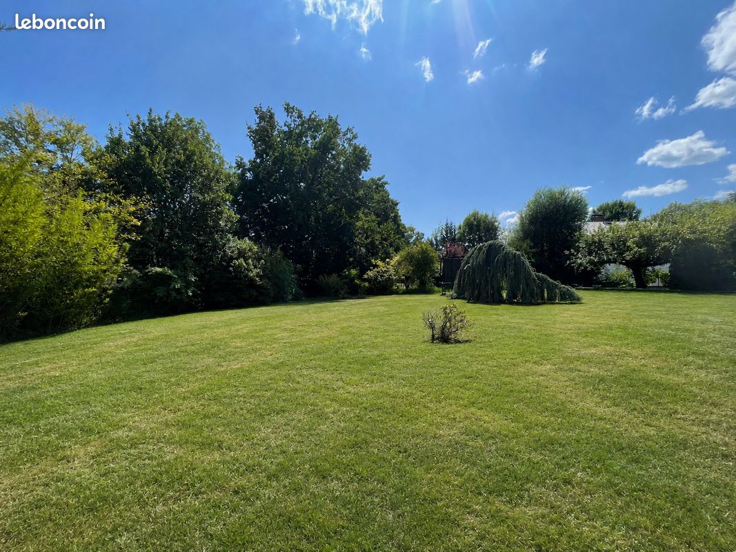 Terrain 700 m² · à Divonne-les-Bains · 700 m² · 520 000 €