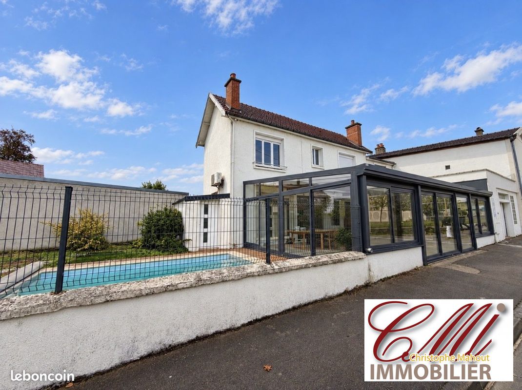 Maison 5 pièces 162 m² · à Vitry-le-François · 162 m² · 168 000 €