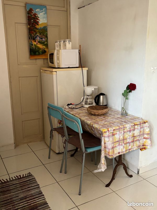Studio (image 3)