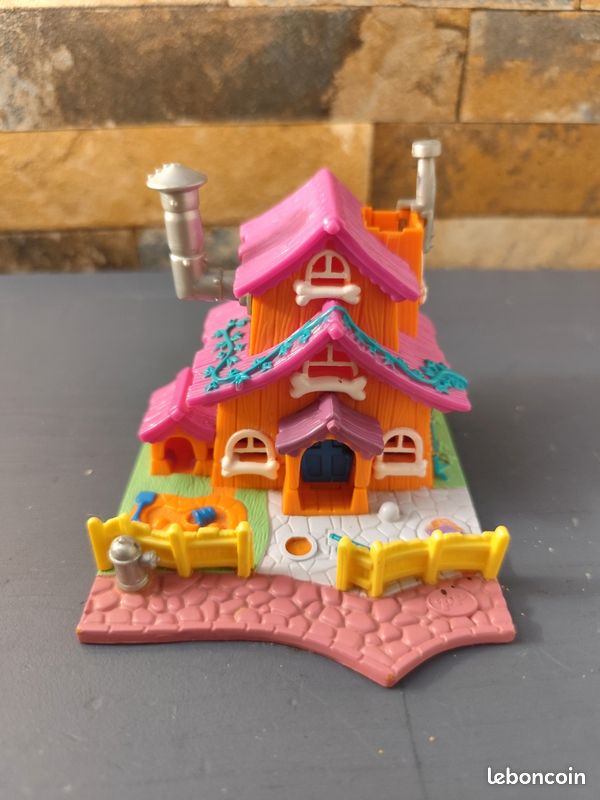 Polly Pocket Dog House (image 1)