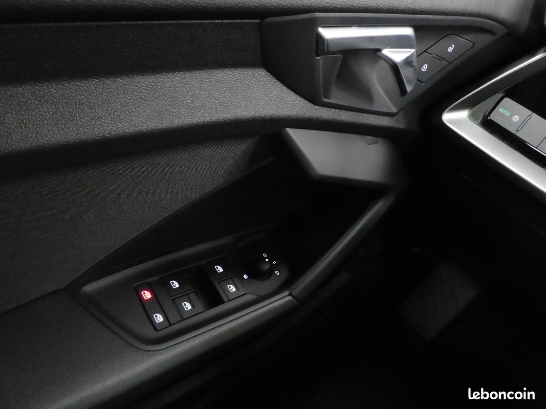 Audi A3 BERLINE 30 TFSI 110CH MILD HYBRID S TRONIC 7 (image 9)
