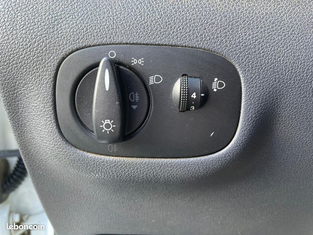 FORD TRANSIT CONNECT L1 Fourgon Ambiente - GARANTIE 12 MOIS (image 24)