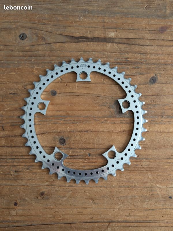 Lot plateaux Stronglight 46 dents (2 modèles) - Équipements vélos